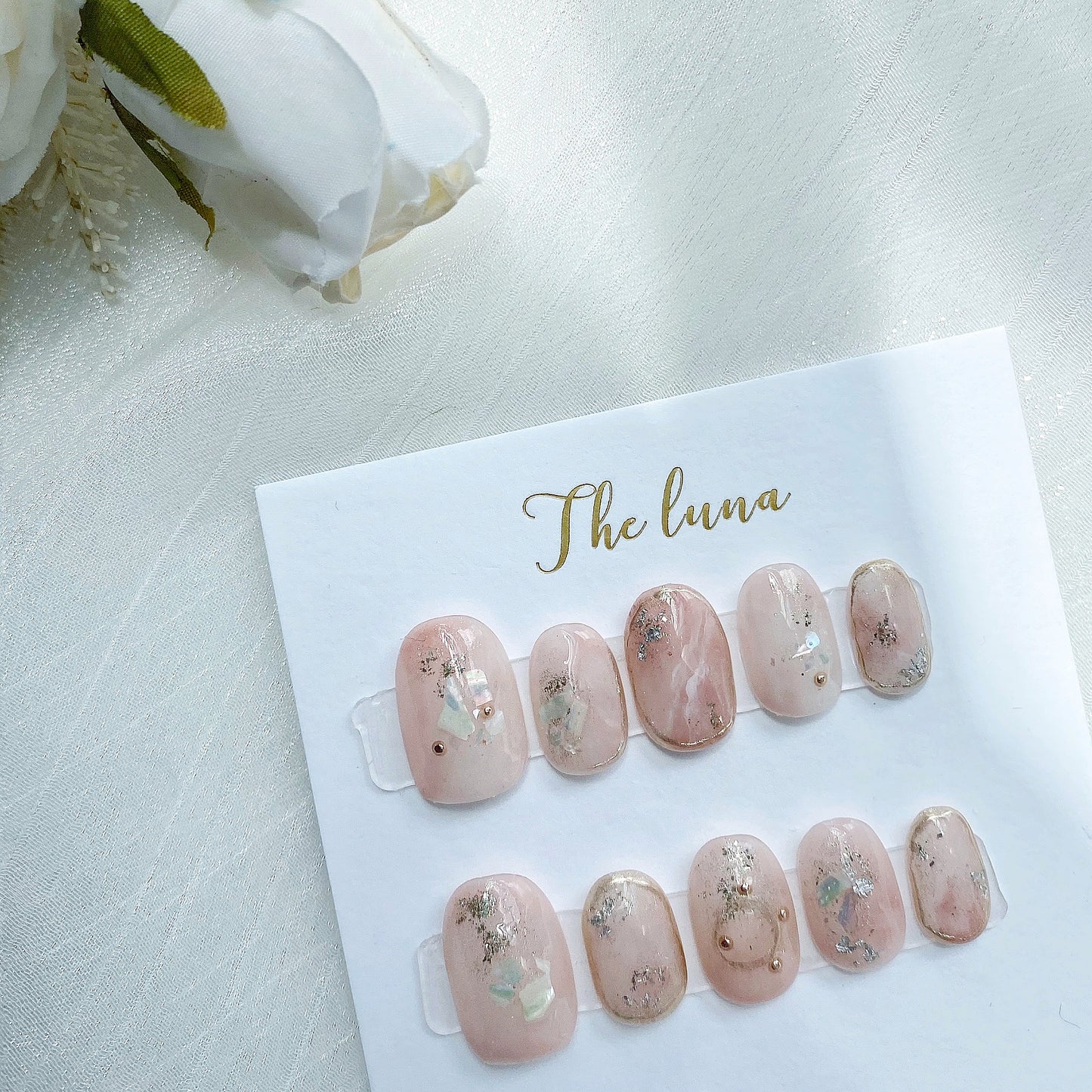 粉色雲石氣質金邊甲片(可重用)