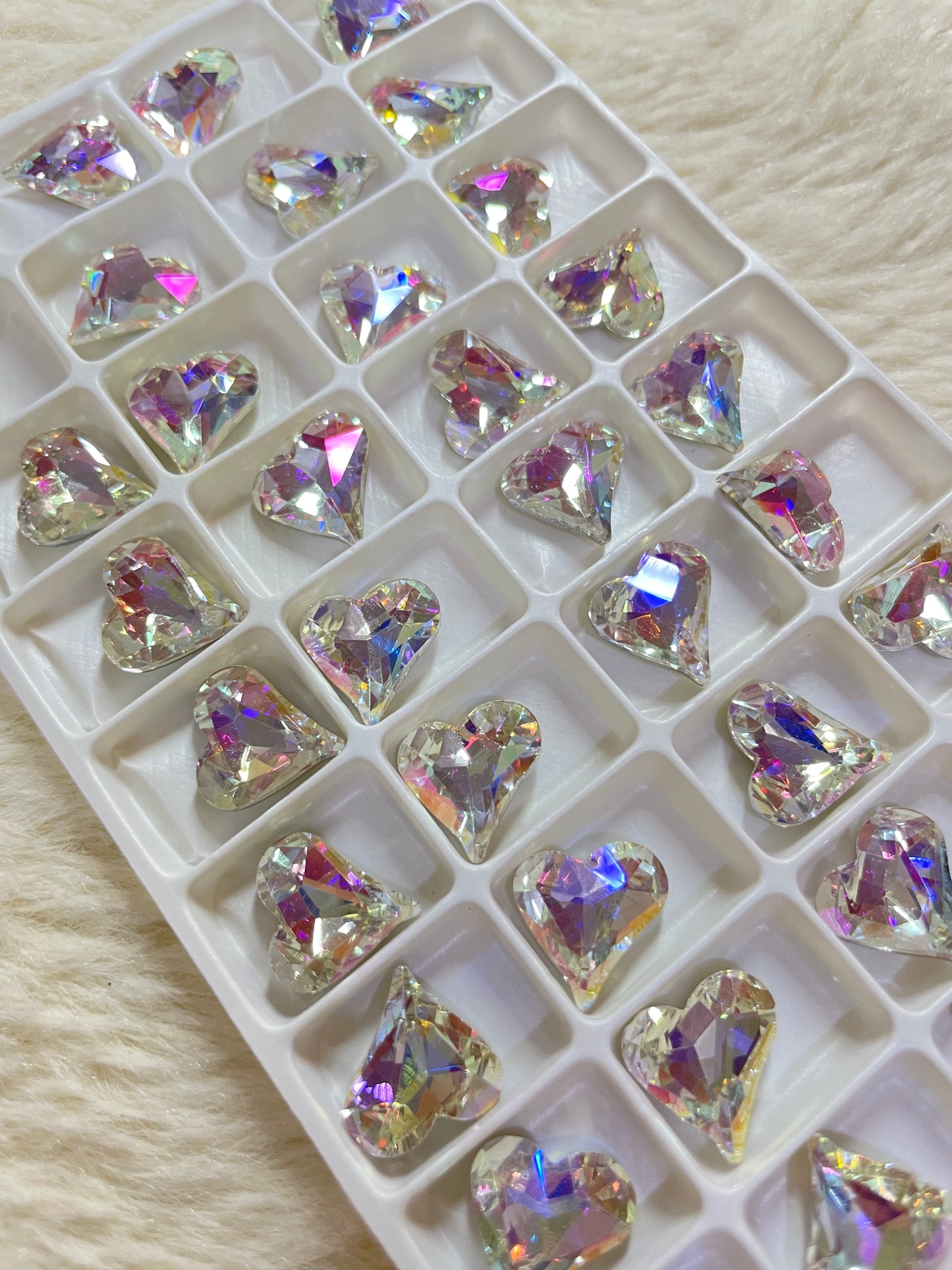 彩白歪心 1.2x1.3cm