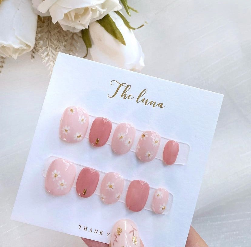 手繪小雛菊甲片 (可重用)